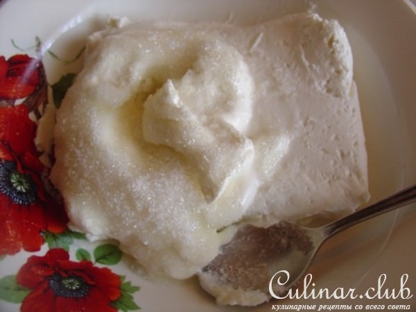 Вафельные роллы с творогом и ягодами.
