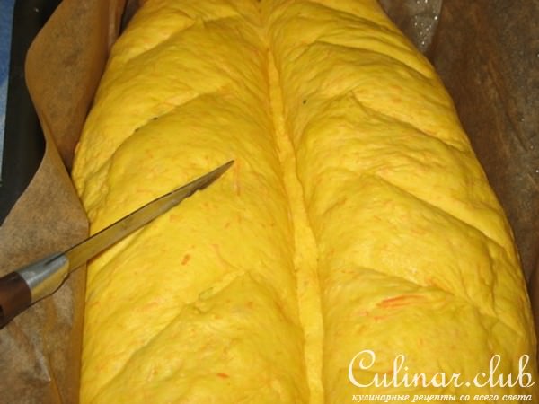 Тыквеный хлеб с зеленым луком и семечками