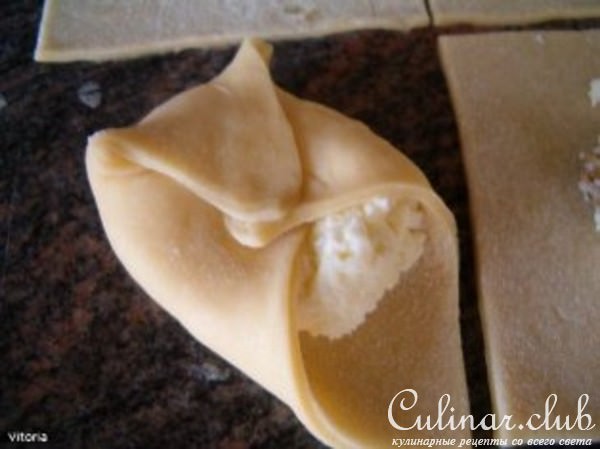 Ароматная выпечка с творожной начинкой.